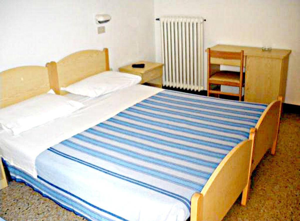 Hotel Ronconi Rimini Bilik gambar