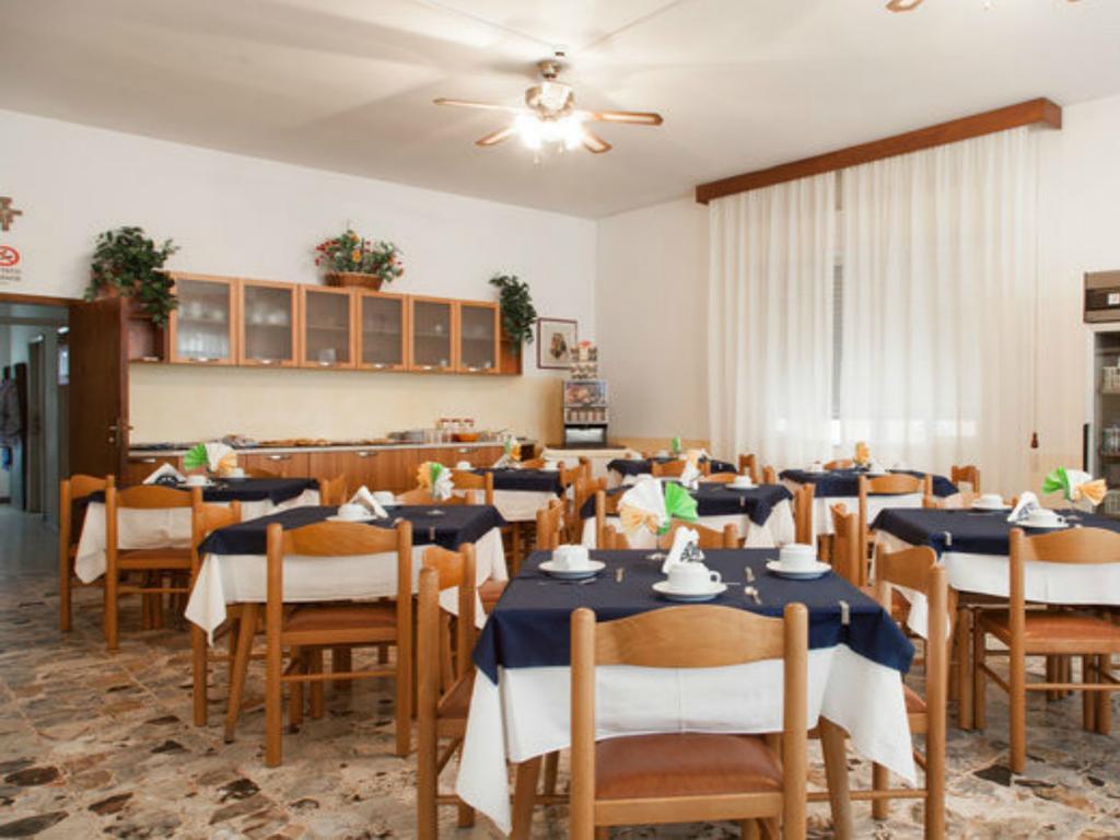Hotel Ronconi Rimini Luaran gambar
