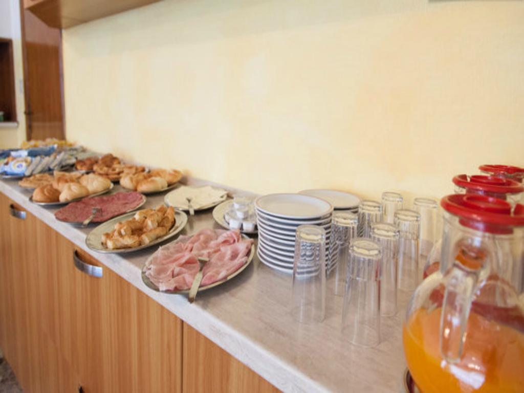 Hotel Ronconi Rimini Luaran gambar