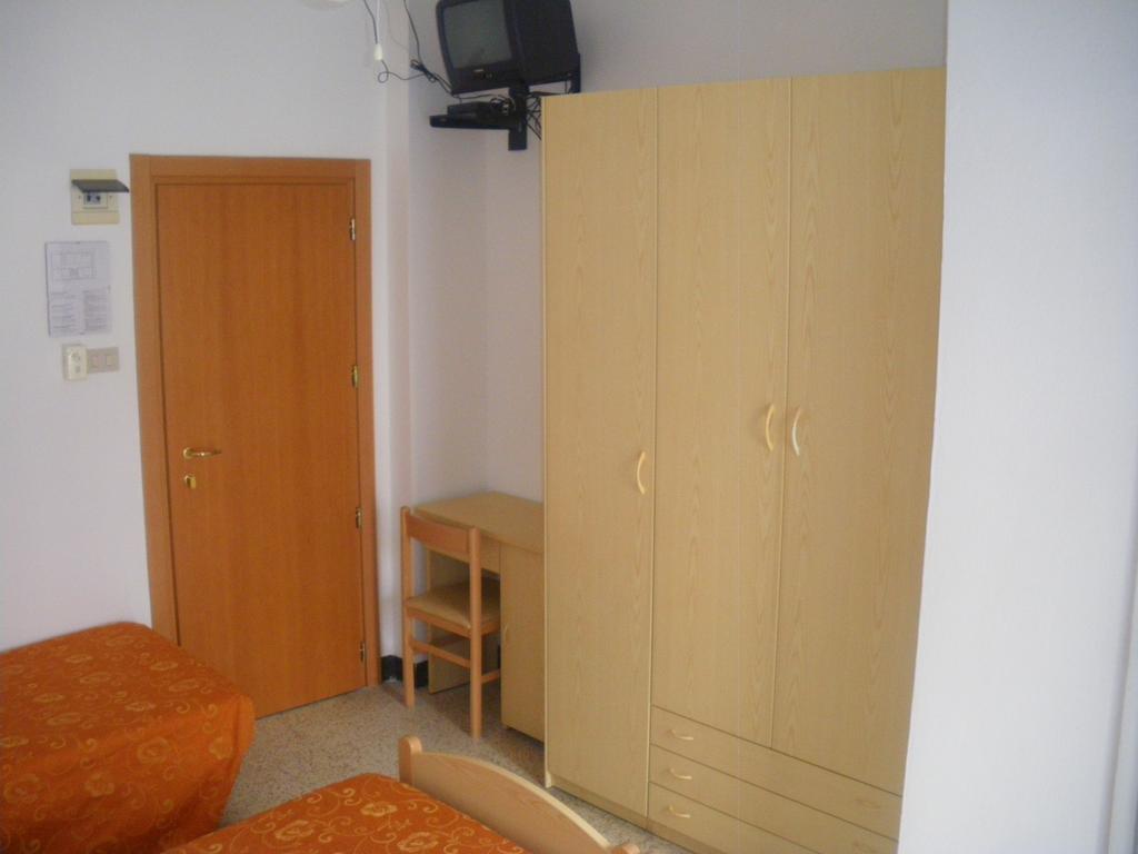 Hotel Ronconi Rimini Luaran gambar