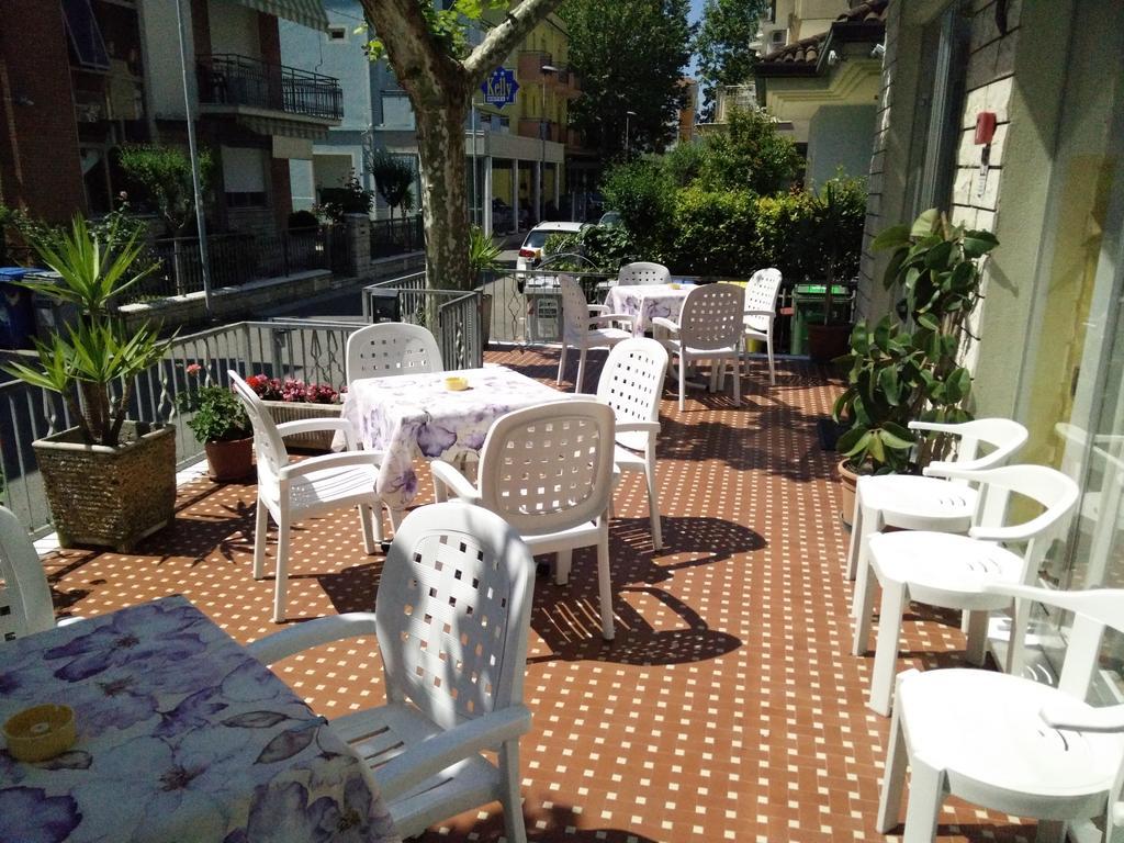 Hotel Ronconi Rimini Luaran gambar