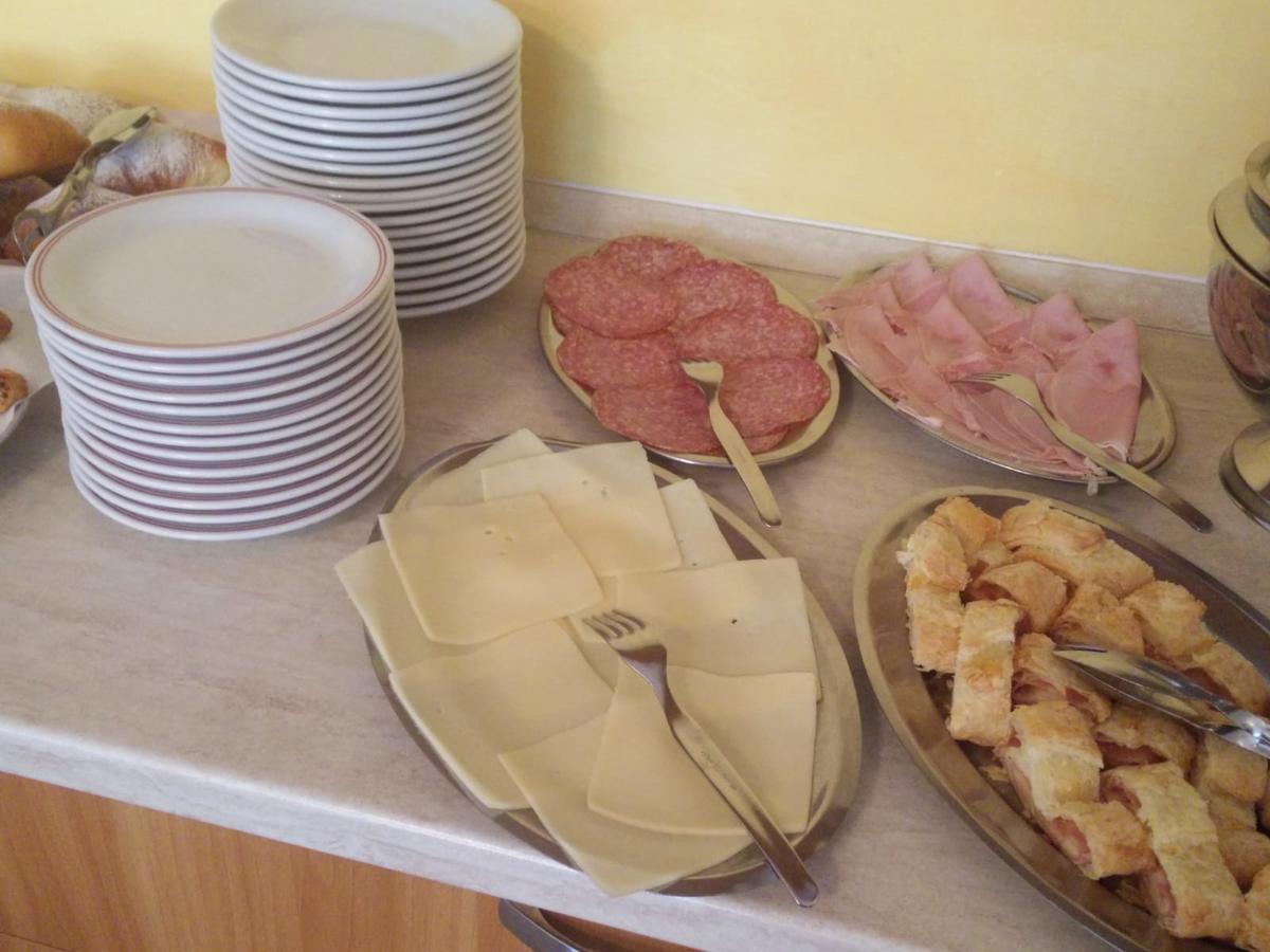Hotel Ronconi Rimini Luaran gambar