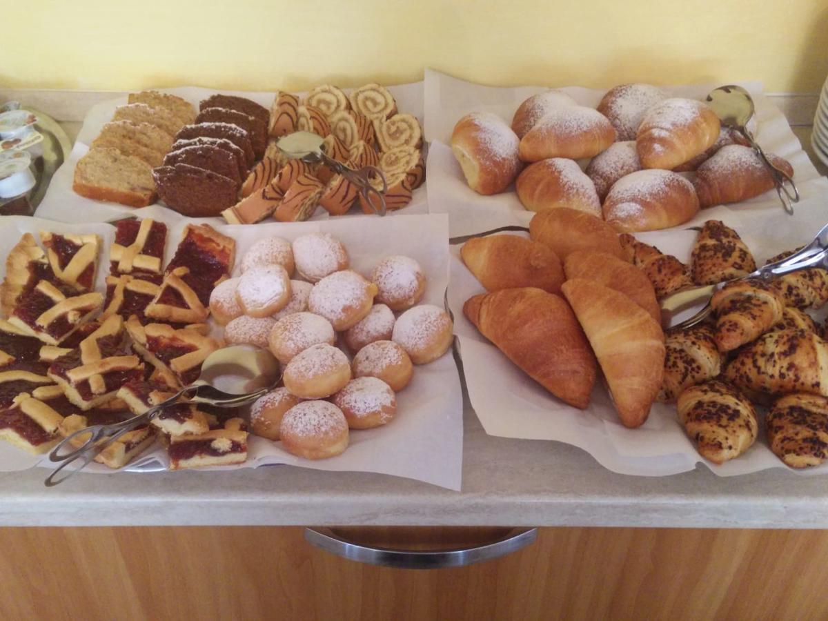 Hotel Ronconi Rimini Luaran gambar