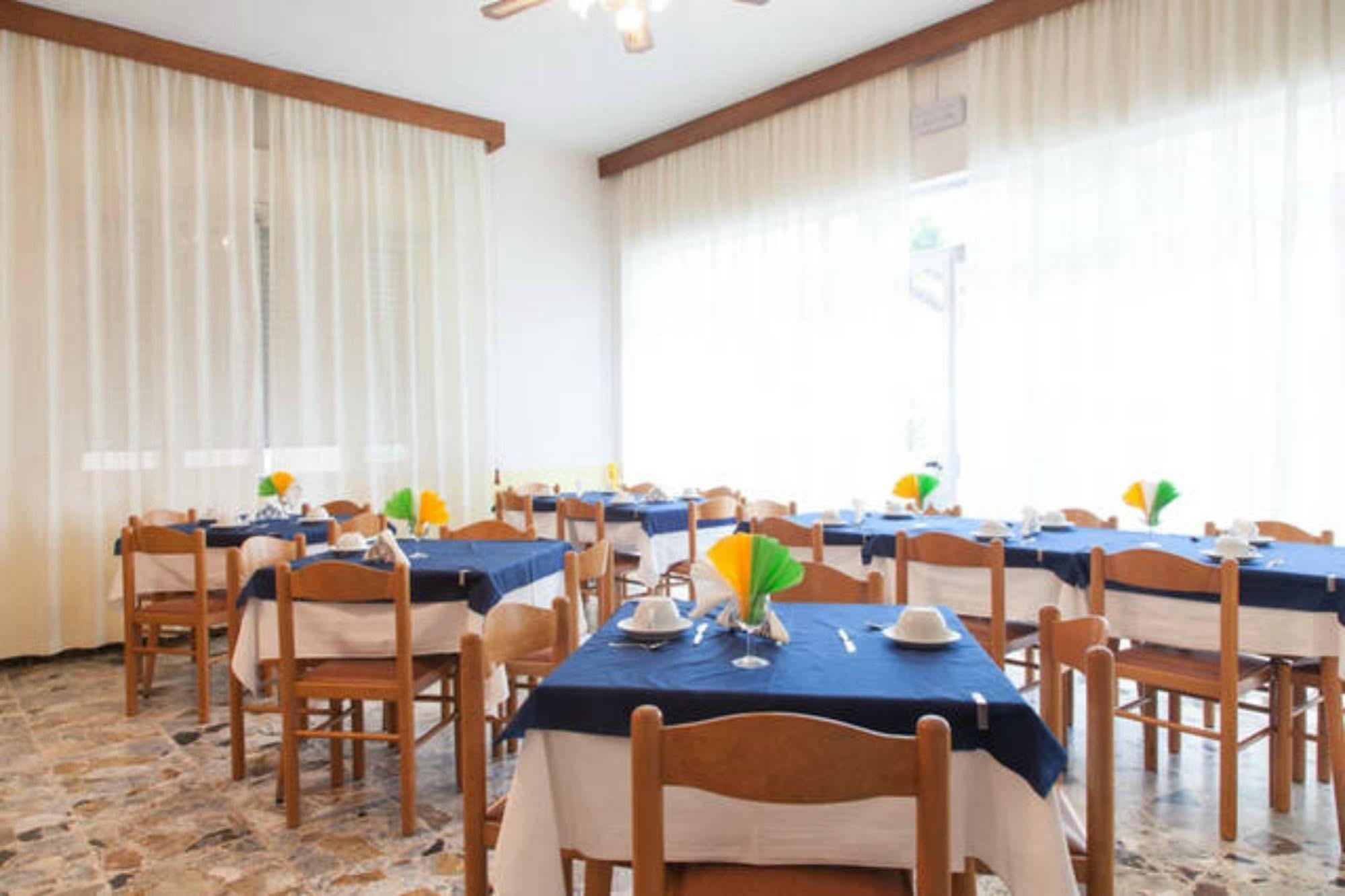 Hotel Ronconi Rimini Luaran gambar